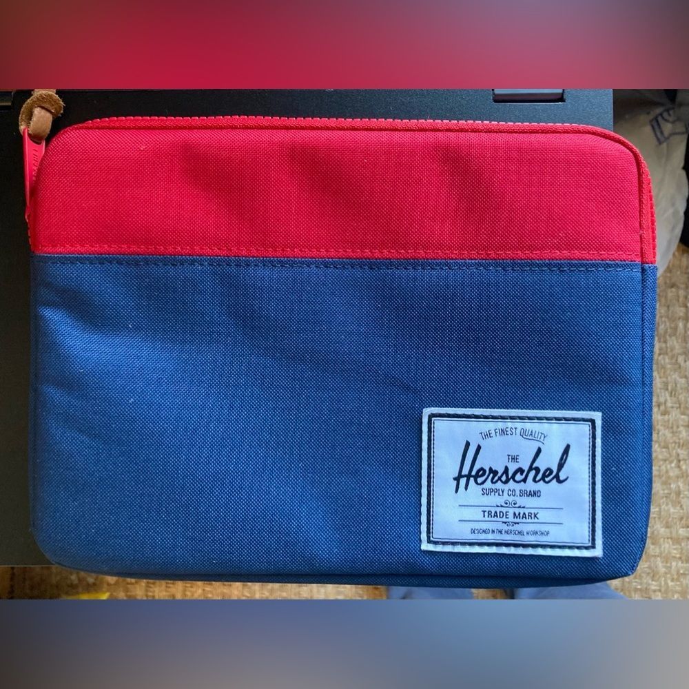 Herschel padded mobile iPad case tablet kindle nook 10" x 8" blue red canvas